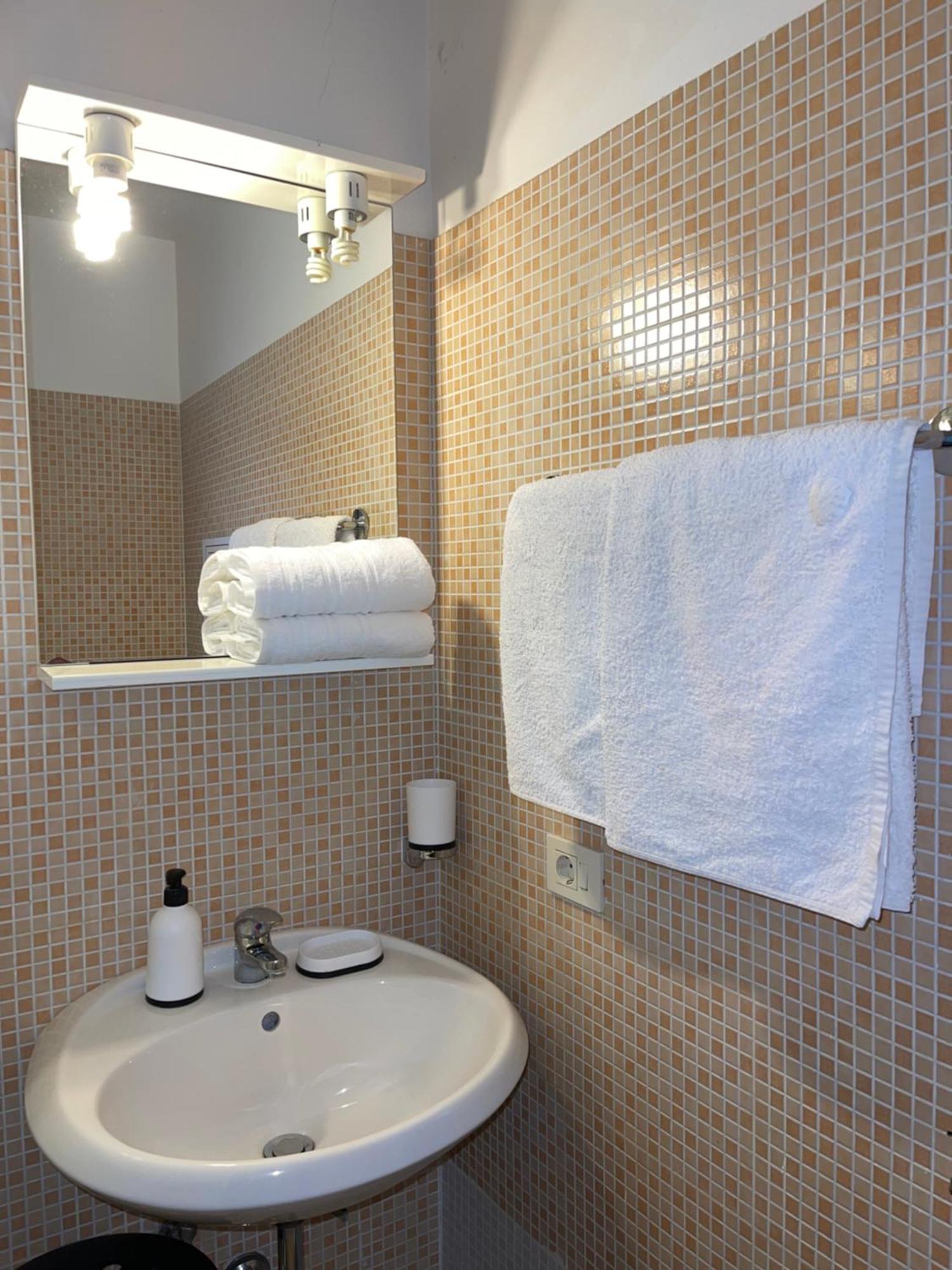 Guest House Meret Roma Eksteriør bilde