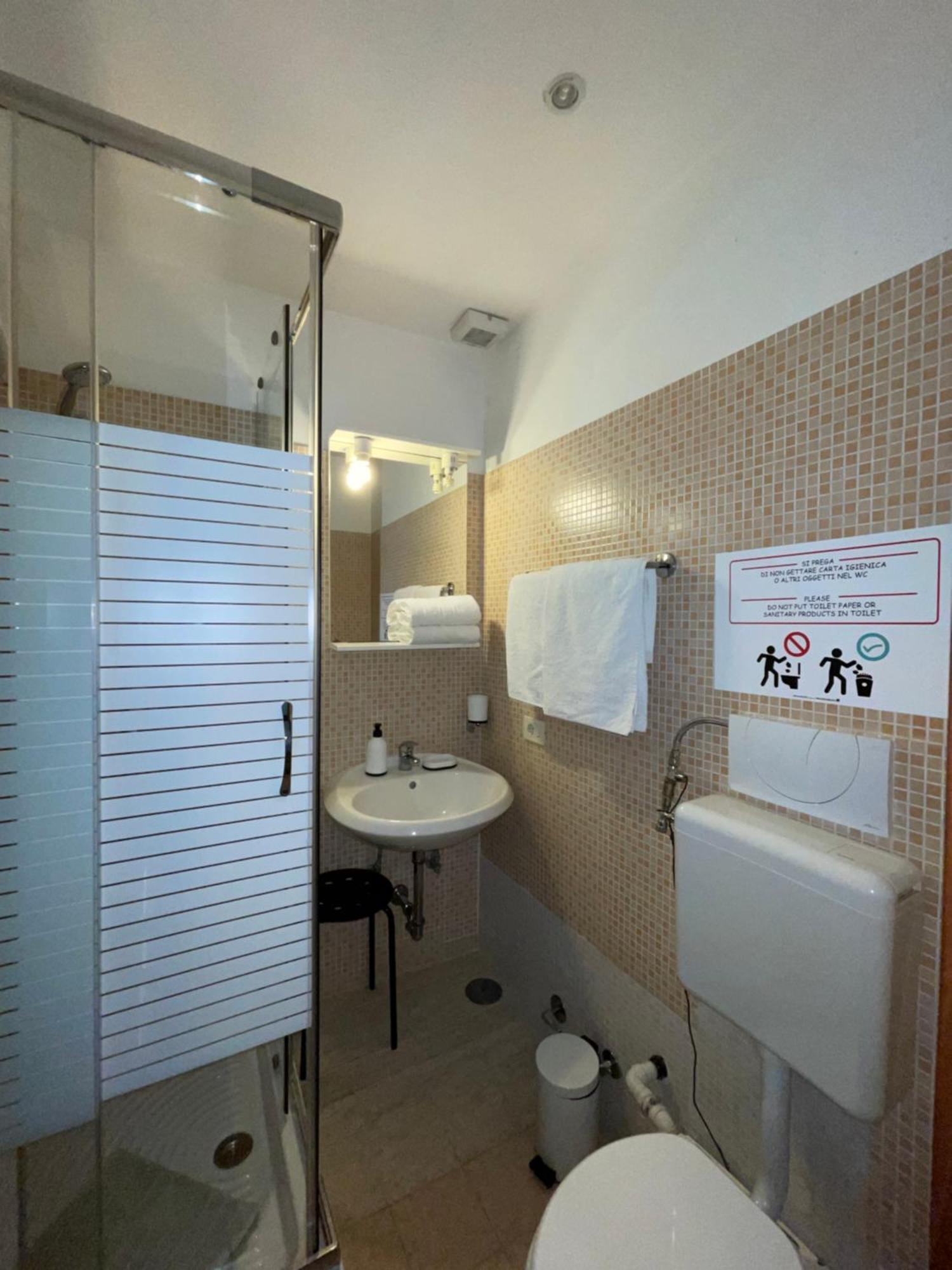 Guest House Meret Roma Eksteriør bilde