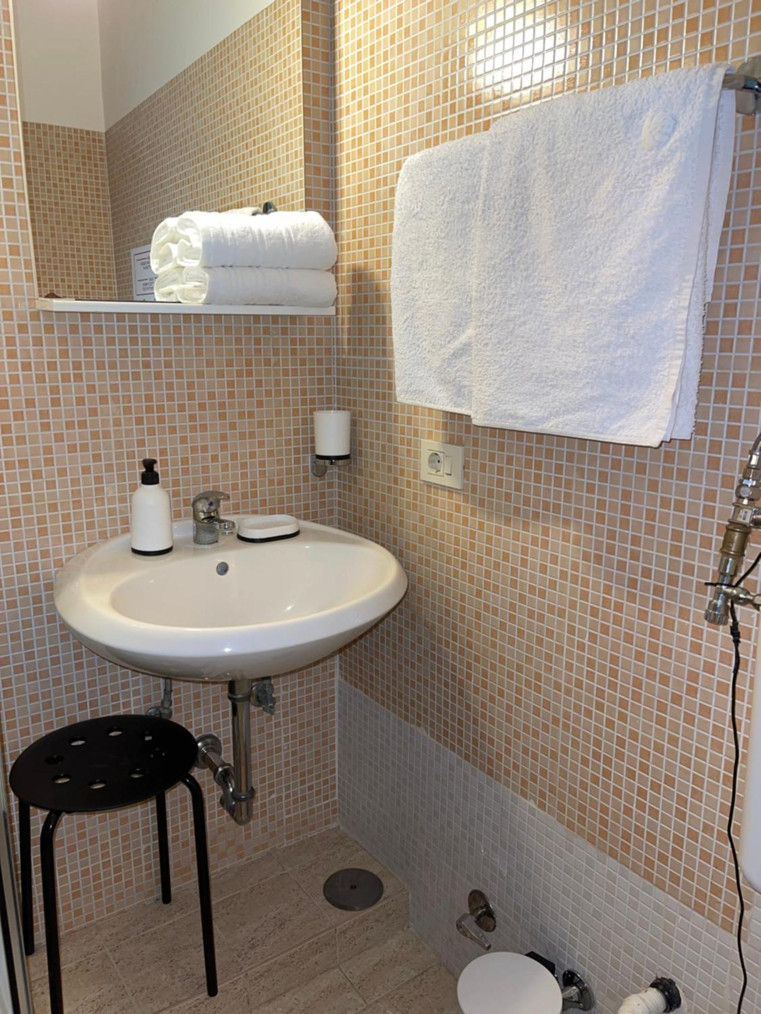 Guest House Meret Roma Eksteriør bilde
